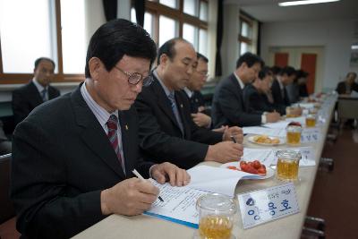 개정면 주민과의 간담회에 참석하신 의원님들의 모습