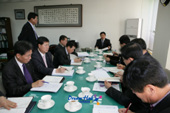부시장님주재 간부회의가 진행되고 있는 회의장의 모습4사진(00004)