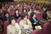 최고여성지도자과정 총동문회 이.취임식 및 제14기 입학식장에 오신 분들의 모습2사진(00007)