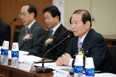 산학연관 공동체 협약식에 참석해서 말씀하시는 문동신 시장님1