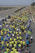 달리고있는 군산 새만금 마라톤 대회 참가자들사진(00018)