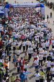 출발하는 군산 새만금 마라톤대회 참가자들4사진(00004)