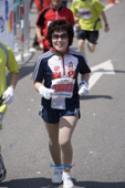 열심히 달리고 계시는 중년 여성의 참가자사진(00017)