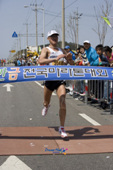 결승선을 통과하는 남성 참가자1사진(00001)