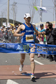 결승선을 통과하는 남성 참가자2사진(00002)