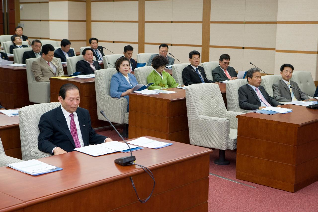 도의회 시정보고회에 참석하신 문동신 시장님과 의원님들