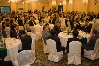 금석배 전국학생 축구대회 환영 리셉션에 참석한 임원들의 모습3