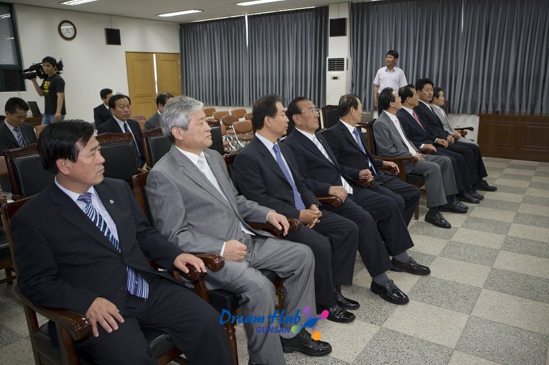 시장군수협의회에 참석하신 의원님들과 문동신 시장님1
