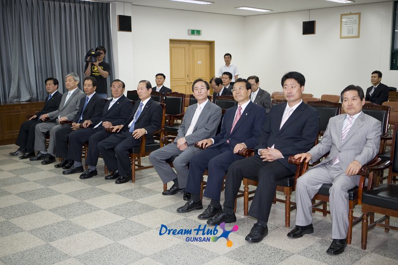 시장군수협의회에 참석하신 의원님들과 문동신 시장님2