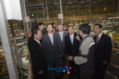 GM대우 공장 설명을 들으시는 문동신 시장님과 의원님들2사진(00011)