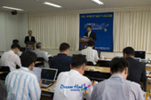 교육지원사업관련 기자회견을 하시는 부시장님과 기자들의 모습1사진(00001)
