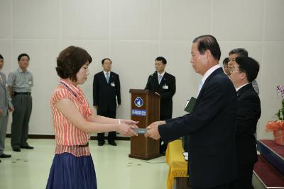 사령장을 교부하시는 문동신 시장님17