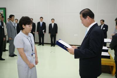 사령장을 교부하시는 문동신 시장님18