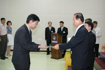 사령장을 교부하시는 문동신 시장님5