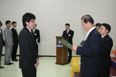 사령장을 교부하시는 문동신 시장님7