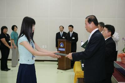 사령장을 교부하시는 문동신 시장님17