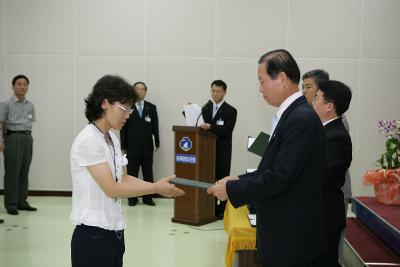 사령장을 교부하시는 문동신 시장님16