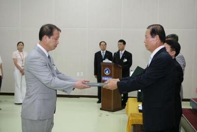 사령장을 교부하시는 문동신 시장님10