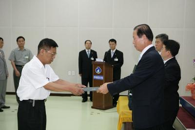 사령장을 교부하시는 문동신 시장님6