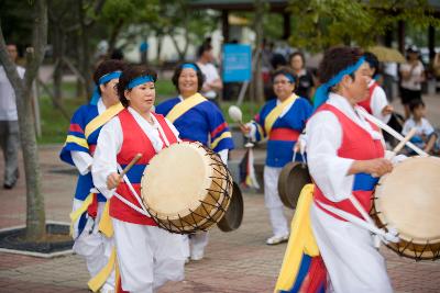 시민화합축제한마당에서 사물놀이 공연을 하고 계신 사물놀이패1