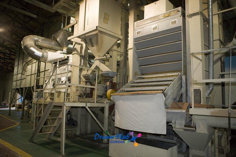 BUY전북 선정기업 공장기계의 모습1
