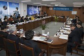 교육발전 진흥재단 협의회에 참석해 앉아계시는 시장님과 임원들3사진(00004)