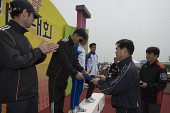 참가자에게 상을 수여하고 있는 모습1사진(00005)