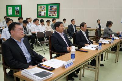 도시경관 기본계획 설명회에 모여 자리에 앉아 계신 시장님과 부시장님과 관련인사들2