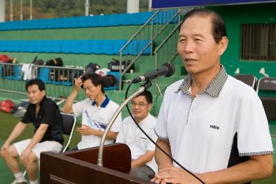 앞에 나와 말씀을 하고 계신 시장님