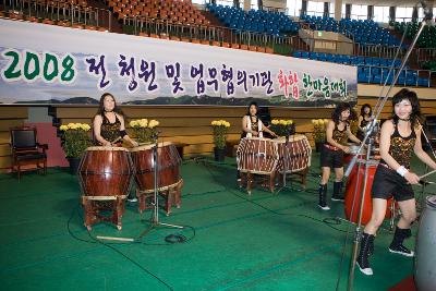 청원 한마음 축제 난타 축하공연을 하고있는 공연팀의 모습21