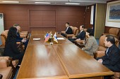 신임미군 비행단장과 마주앉아 대화를 나누시는 문동신 시장님과 관련인사들2사진(00004)