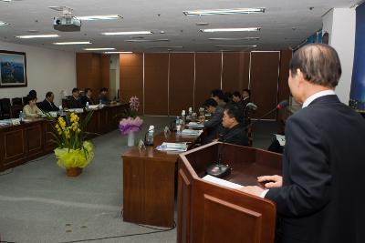 시장님께서 말씀을 하고 계신다