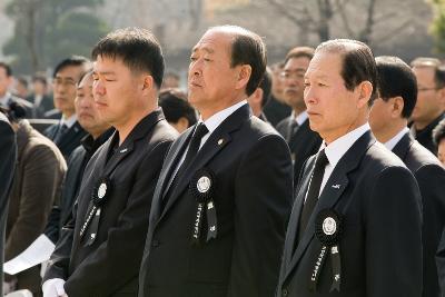 영결식에 참석하신 시장님과 의원님들