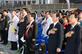 국민의례를 하는 시장님과 의원님들사진(00007)
