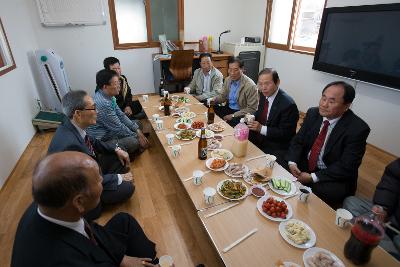 주민분들과 대화를 하고 계신 시장님1