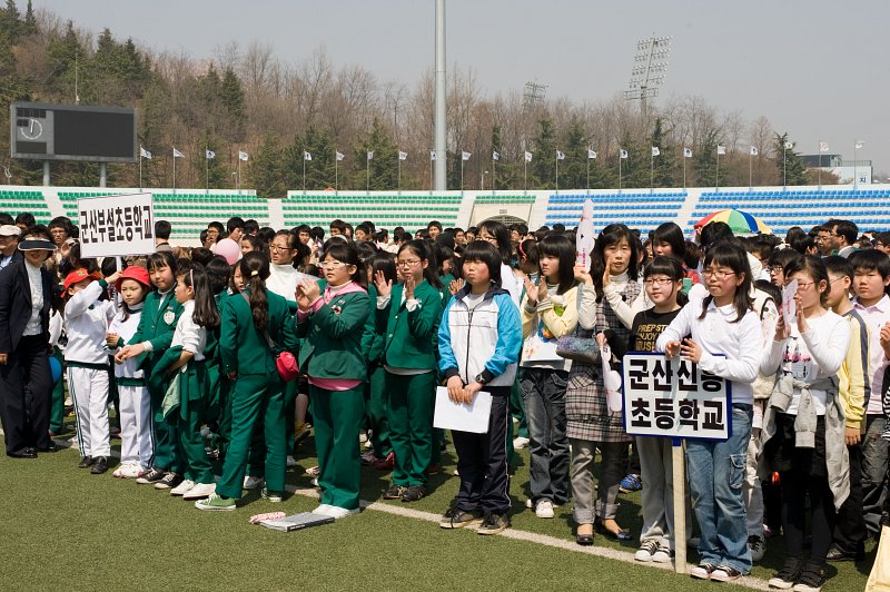 백일장대회에 참가한 참가자들의 모습
