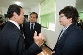 의원님과 대화를 나누시는 시장님의 모습1사진(00006)