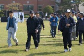 걷는 중인 임원들의 모습1사진(00145)