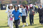 걷는 중인 임원들의 모습6사진(00160)