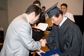 졸업장을 받는 학생들의 모습8사진(00012)