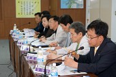 회의에 참석하신 부장님들의 모습사진(00007)