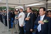국민의례 중인 의원님들의 모습1사진(00039)