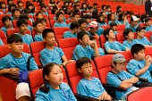 관람중인 학생들의 모습사진(00004)