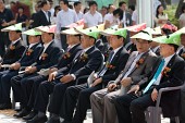 모자를 맞춰 쓰시고 협약식에 참석하신 의원님들의 모습1사진(00001)