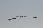 상공을 휘젓는 4대의 항공기1사진(00058)