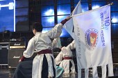 희망군산21비전 선포식기념 깃발춤을 선보이는 사람들1사진(00027)
