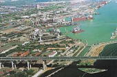 중국의 해안산업단지들의 모습2사진(00216)