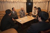 대화를 나누시는 의원님들의 모습2사진(00501)