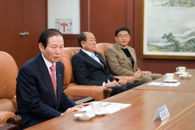 말씀 중이신 시장님의 모습