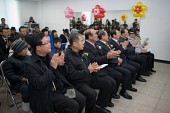 박수를 치시는 의원님들의 모습사진(00007)